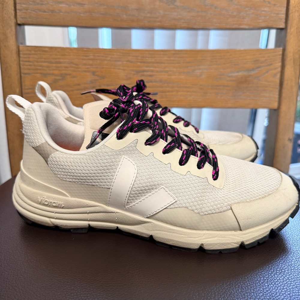 Veja Dekkan Alveomesh sneakers size 8 for women